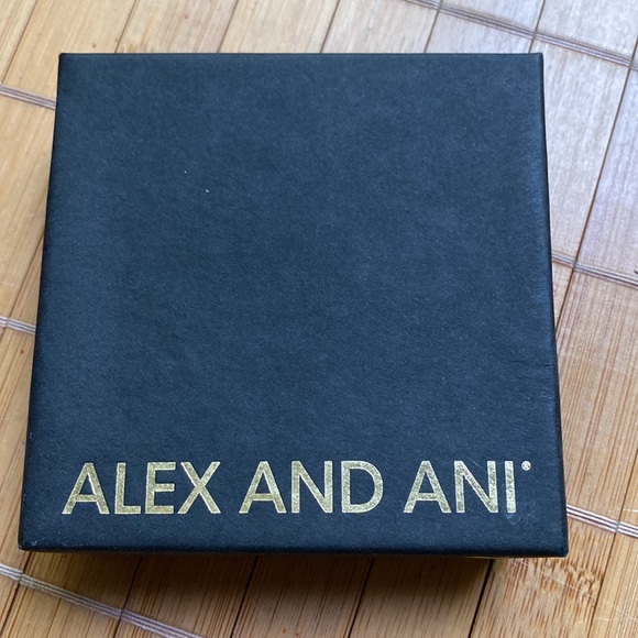 Alex and Ani Claddagh Bracelet - Picture 2 of 3